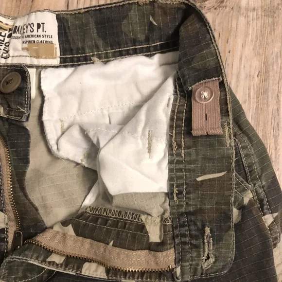 Boys Army Cargo Shorts - Picture 3 of 4